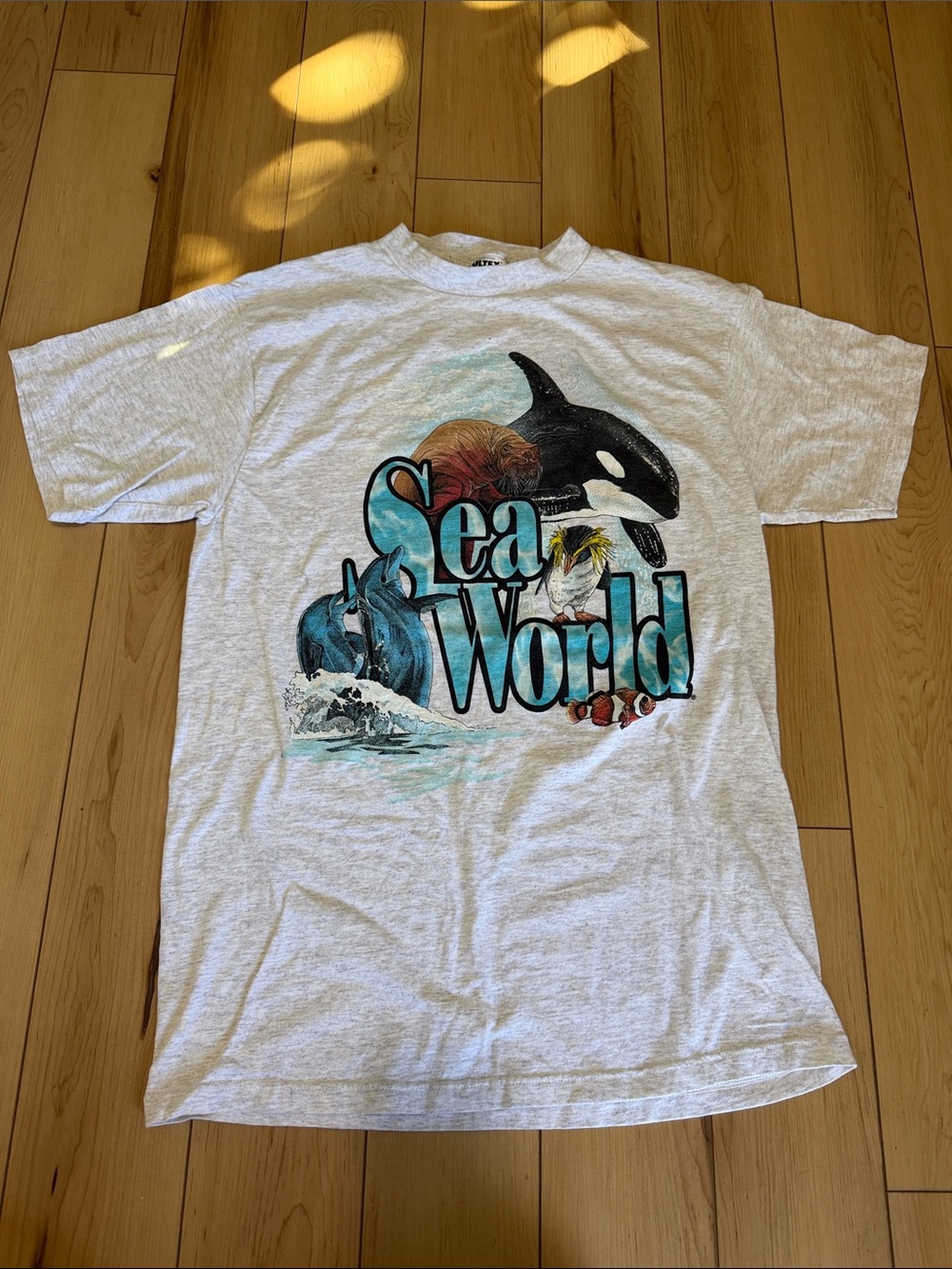 Vintage Sea World Grey Tshirt Size Large